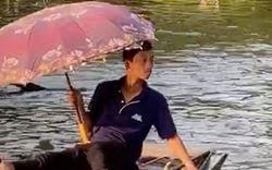 Hình ảnh người đàn ông chèo thuyền ở Tràng An với tư thế có 1-0-2 bất ngờ được khách nước ngoài khen nức nở và nổi khắp mạng Tiktok