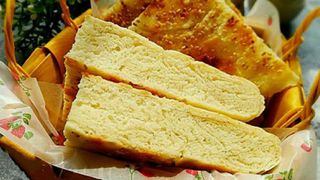 Dùng chảo chống dính làm bánh mì xốp mềm ngon đến ngỡ ngàng