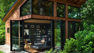 Ngôi nhà bốn bề là vườn cây xanh mát lý tưởng dành cho những ai yêu thích đọc sách