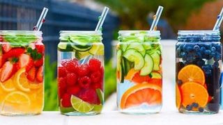 5 công thức nước detox chị em nên bổ sung ngay vào thực đơn đồ uống để giảm cân và thanh lọc cơ thể trong mùa hè này