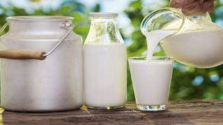 Cách nhận biết sữa bị hư hỏng và cách bảo quản sữa đúng