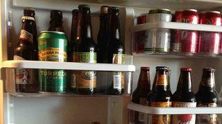 Nên để rượu bia, nước ngọt trong tủ lạnh như thế nào?