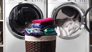 Những loại quần áo hạn chế bỏ vào máy giặt
