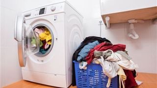 Những mẹo giặt quần áo nhanh chóng hiệu quả và tiết kiệm