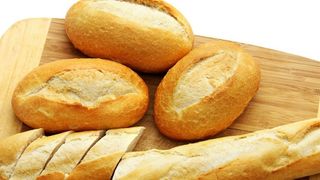 Cách làm bánh mì bằng lò nướng cực dễ tại nhà, bánh giòn thơm khó cưỡng