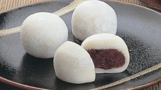 Cách làm bánh Mochi nhân đậu đỏ dẻo ngon dễ làm tại nhà, công thức chi tiết