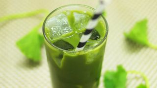 Cách làm sinh tố đậu xanh rau má đậu xanh và sữa dừa giải nhiệt ngày hè đơn giản