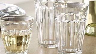 Cách bảo quản ly uống nước bằng thuỷ tinh