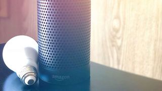 Cách kết nối đèn thông minh Philips Hue với trợ lí ảo Amazon Alexa