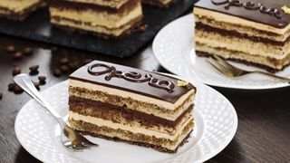 Cách làm bánh opera - Opera cake bông mềm mịn xốp ngon khó cưỡng