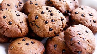 Cách làm bánh quy socola nhanh chóng đơn giản bằng nồi chiên không dầu