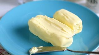 Cách làm bơ lạt từ kem tươi thừa, kem tươi bị tách nước đơn giản dễ dàng