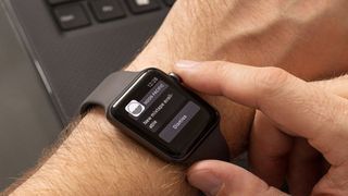 Cách sử dụng Apple Watch để điều khiển các thiết bị thông minh trong nhà