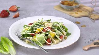Hướng dẫn cách làm salad hạt chia, giải nhiệt ngày hè