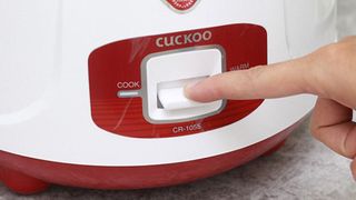 Sai lầm cần tránh khi sử dụng nồi cơm điện Cuckoo