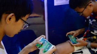 Trẻ em Trung Quốc và 7749 cách qua mặt hệ thống "chống nghiện game": Dùng số CMT giả, ra quán net, quét mặt bố mẹ khi ngủ để vào game