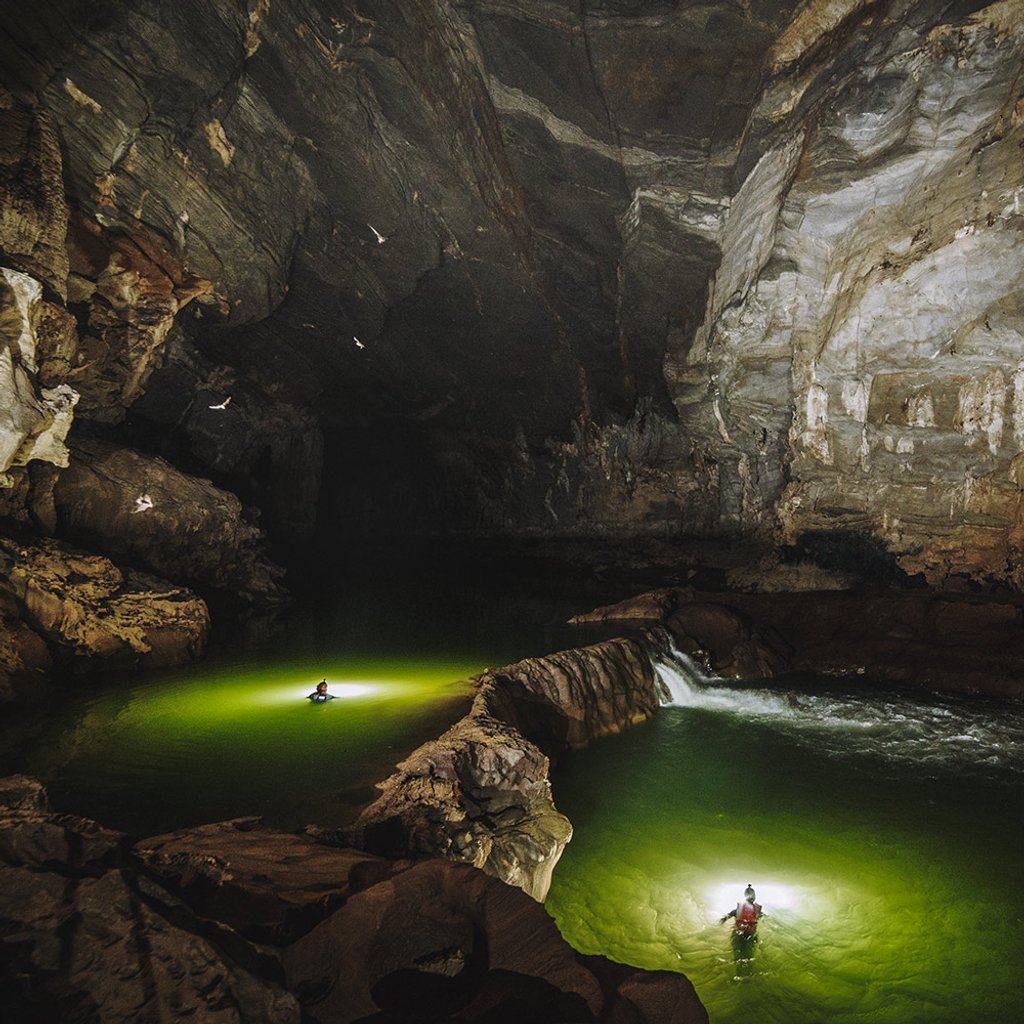 Cảnh tượng tuyệt đẹp trong các hang động ở Quảng Bình.