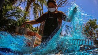 Tranh thủ việc vắng khách do dịch Covid, Thái Lan mở chiến dịch dọn sạch rác, nhựa ở bãi biển