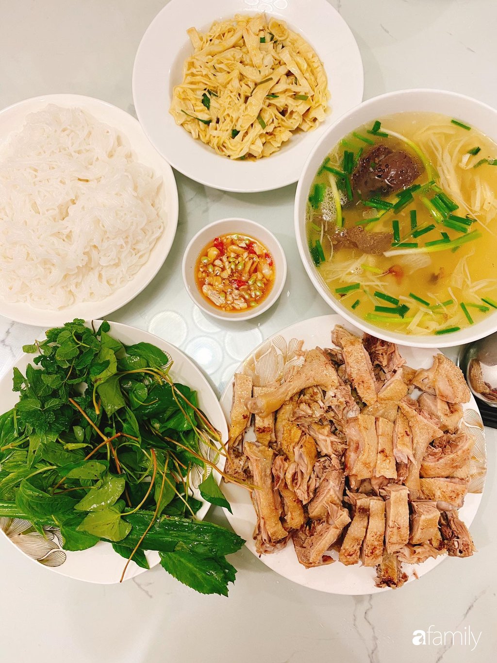 Chị Trinh thích nấu nhiều món ngon cho gia đình.