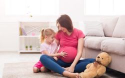 Bong nút nhầy tử cung sớm: Hiểu để xử lý đúng