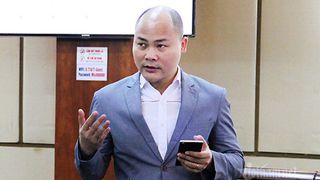 CEO Nguyễn Từ Quảng giải thích các thuật ngữ của ứng dụng khẩu trang điện tử Bluezone, tiết lộ đã có 10 triệu lượt tải