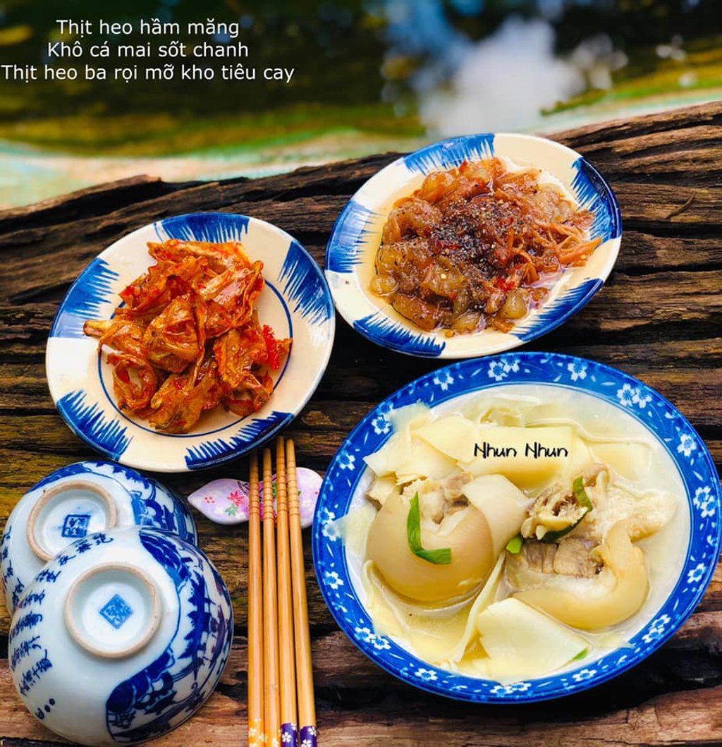 Từ cây nhà lá vườn, Nhung hô biến thành nhiều món ăn ngon, hấp dẫn.