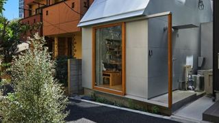 Chỉ vọn vẻn 18m² nhưng ngôi nhà ở Nhật Bản của cặp vợ chồng trẻ này đã chứng minh cho người xem thấy diện tích nhỏ không phải là vấn đề