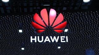 Huawei lên 'đám mây' để tìm đường sống