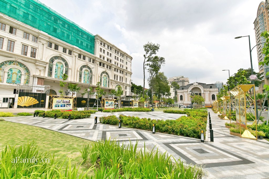 Trọn vẹn từng góc của khu đại lộ Nguyễn Huệ - Đồng Khởi - Lê Lợi vô cùng thông thoáng và hiện đại.