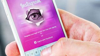 Facebook bị cáo buộc quay lén người dùng Instagram bằng camera điện thoại
