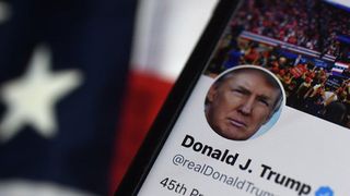 Nếu thua cuộc bầu cử, ông Trump có thể mất cả tài khoản Twitter