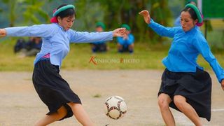 Chùm ảnh thiếu nữ dân tộc tham gia giải bóng đá ở Quảng Ninh gây sốt nhất hôm nay vì sự quá nhiệt huyết và “chịu chơi” của các cô gái vùng núi