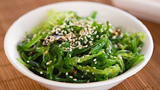 Món salad quen thuộc trong các nhà hàng Nhật Bản hóa ra lại có công thức chế biến nhanh gọn đến không tưởng: Thao tác 5 phút là xong, vừa ngon vừa tiết kiệm!