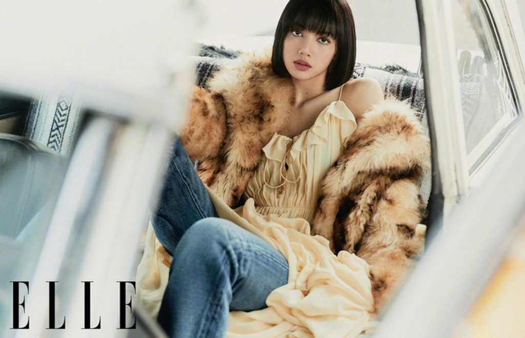 Hình ảnh của Lisa trên Elle Trung Quốc tháng 12
