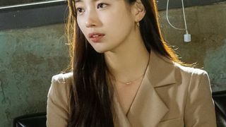 2 tình đầu quốc dân đụng hàng: Suzy thanh lịch nhưng đến Son Ye Jin sexy, cá tính mới đáng trầm trồ