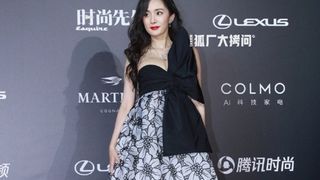 Dương Mịch gây thất vọng bởi diện mạo già nua đến khó tin, netizen la ó: "Nên đuổi ngay stylist của cô đi!"