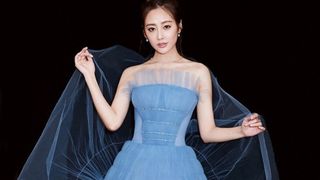 Drama nối tiếp drama: Váy của Ninh Dương Lan Ngọc lại bị tố "nhái" y chang mẫu Lý Thuần mặc từ tận 2017
