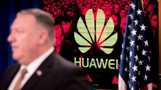 Quốc hội Mỹ chấp nhận chi ra nhiều tỷ USD để loại bỏ thiết bị của Huawei và ZTE
