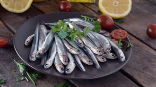 8 lợi ích của cá cơm với sức khỏe con trẻ, mẹ đã biết?