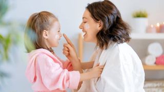 Tìm hiểu u mềm lây ở trẻ em để không nhầm với bệnh khác