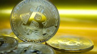 CNBC: Giá Bitcoin vượt ngưỡng 35.000 USD, xác nhận kỷ lục mới