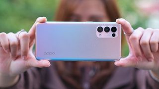 Đánh giá Oppo Reno5: smartphone tầm trung đáng mua với người không quá bận tâm về hiệu năng