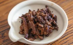 Làm thịt bò khô bằng nồi chiên không dầu: Vừa dễ làm lại có món ngon hết cỡ đón Tết