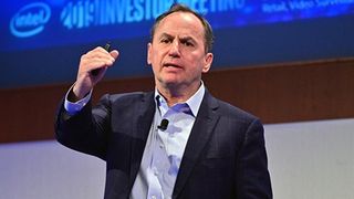 Tại sao CEO Intel phải xin từ chức?