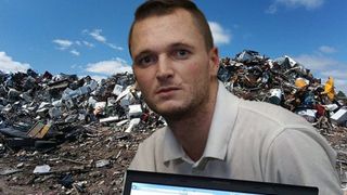 Lỡ tay vứt ổ cứng chứa 7.500 Bitcoin, anh kĩ sư quyết chi 72 triệu USD để xới tung bãi rác tìm 'kho báu'
