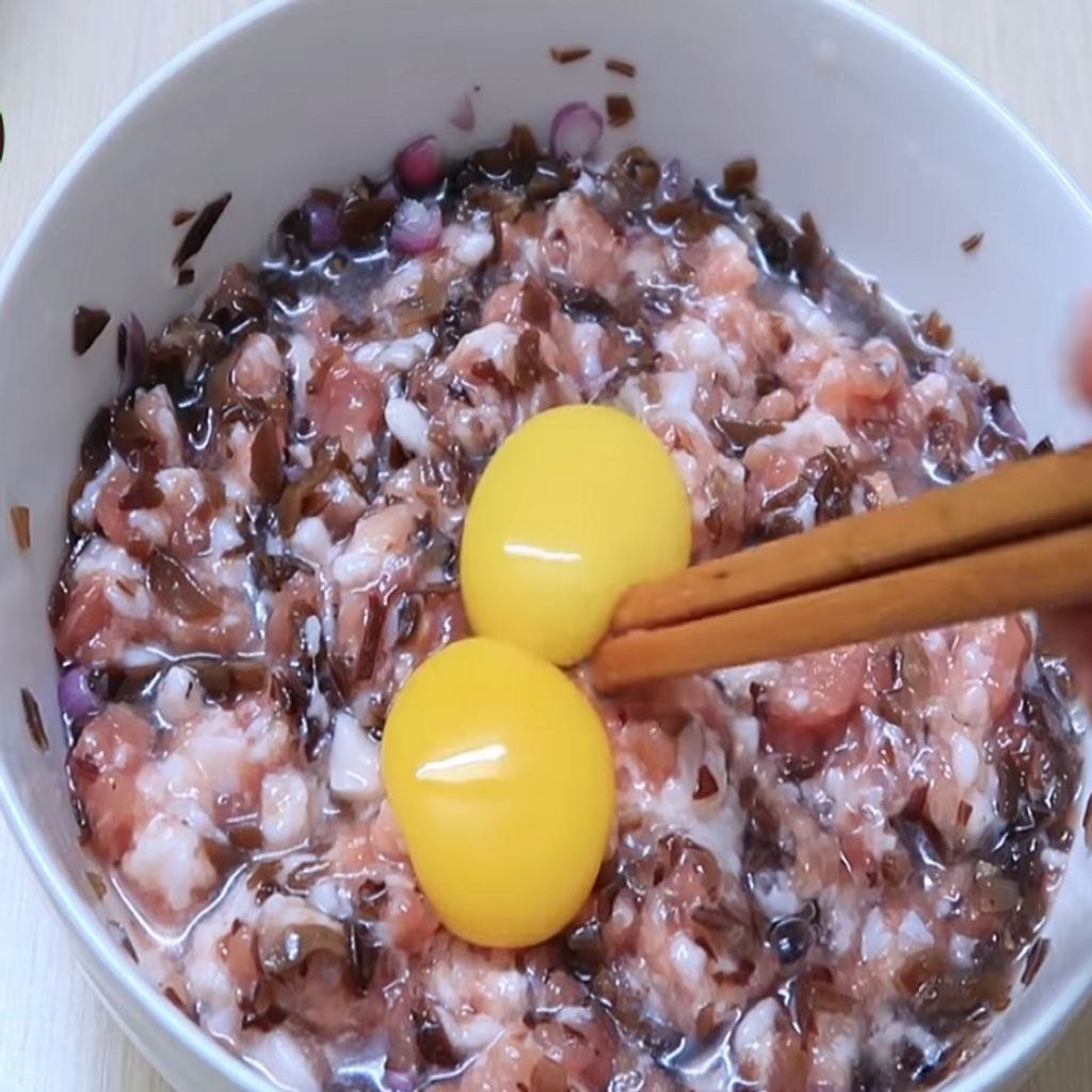 Cách làm thịt chưng trứng muối