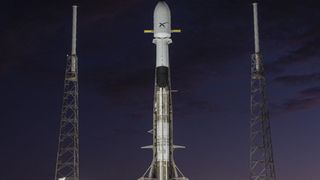SpaceX: phóng thành công 60 vệ tinh Starlink lên dàn thiết bị đã hơn nghìn chiếc, hạ cánh thất bại khiến tên lửa rơi "tõm" xuống nước tắt ngóm