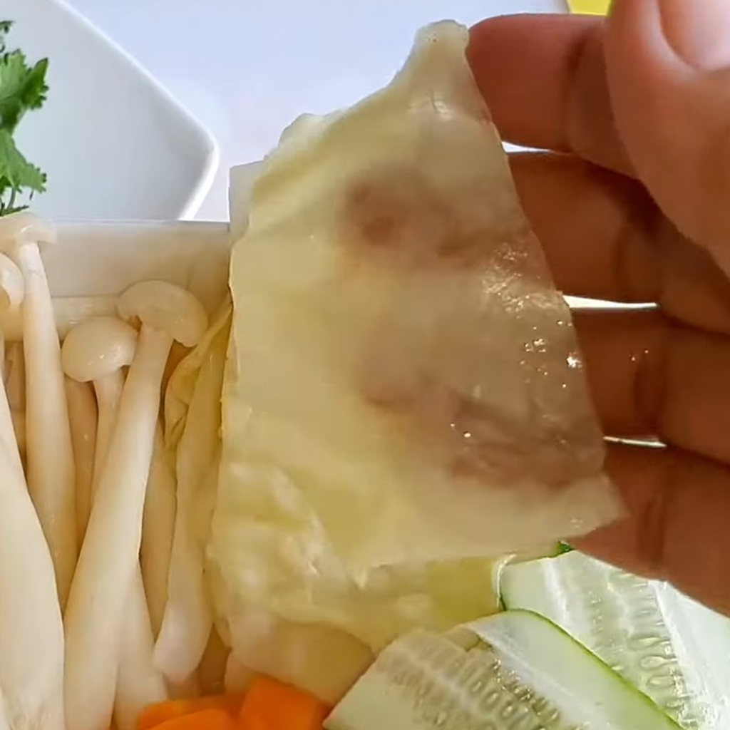 Cách nấu canh bắp cải cuộn giò chả