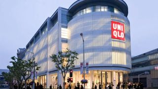 Uniqlo chính thức vượt Zara trở thành thương hiệu quần áo lớn nhất thế giới