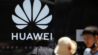 Nikkei: Huawei giảm 60% sản lượng smartphone năm nay